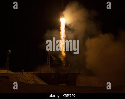 Il Soyuz TMA-08M lanci di razzi dal cosmodromo di Baikonur in Kazakistan il Venerdì, Marzo 29, 2013 portando Expedition 35 Soyuz Commander Pavel Vinogradov, NASA tecnico di volo Chris Cassidy e Russo tecnico di volo Alexander Misurkin alla Stazione spaziale internazionale. Il loro razzo Soyuz lanciato a 2:43 am ora locale. Photo credit: (NASA/Carla Cioffi) Soyuz TMA-08M lanci di razzi da Baikonur 3 Foto Stock