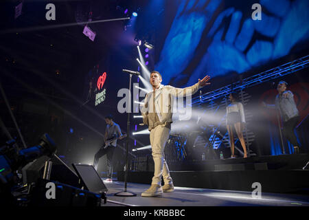 Nick Jonas suona presso il 2017 Jingle palla in San Jose, CA, Novembre 30th, 2017 Foto Stock