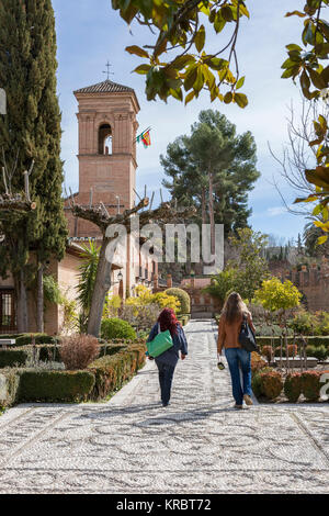 I giardini formali del Convento de San Francisco, ora un Parador Nacional, Alhambra Alta, Granada, Andalusia, Spagna Foto Stock