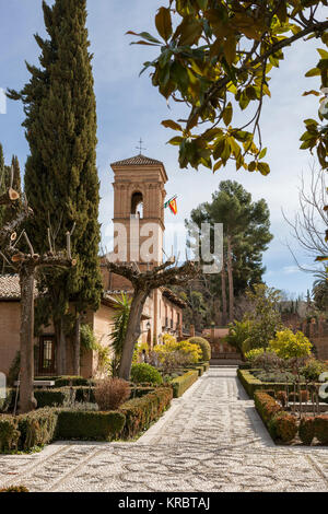 I giardini formali del Convento de San Francisco, ora un Parador Nacional, Alhambra Alta, Granada, Andalusia, Spagna Foto Stock