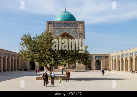 Il cortile interno della moschea Kalyan, Bukhara, Uzbekistan Foto Stock