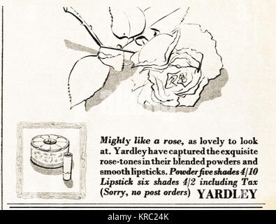1940s vecchio vintage originale pubblicità pubblicità Yardley cosmetici nella rivista circa 1947 quando i materiali di consumo sono state ancora limitato sotto il razionamento del dopoguerra Foto Stock