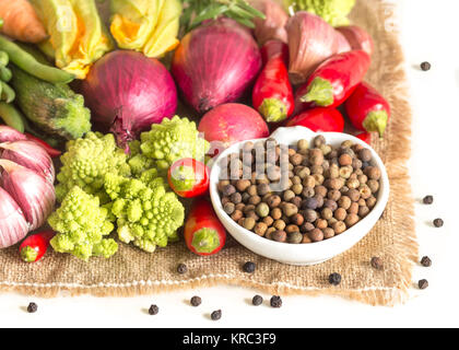 Raw roveja organico fagioli e verdure Foto Stock