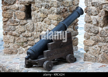 Il castello di Alanya costruito sulla collina sopra la spiaggia di Cleopatra. Turchia Foto Stock