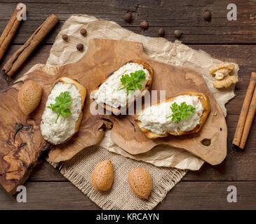 Pane tostato con il baccalà mousse Foto Stock