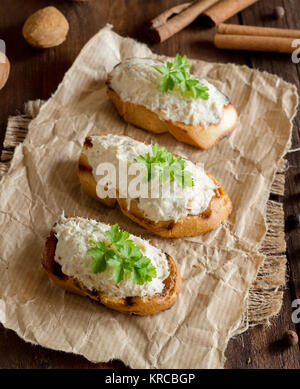 Pane tostato con il baccalà mousse Foto Stock