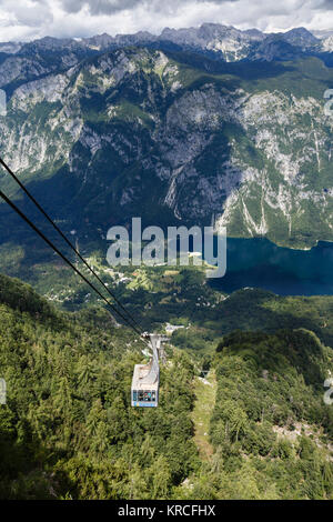 Il Vogel funivia sopra il lago di Bohinj, il Parco Nazionale del Triglav, Slovenia Foto Stock