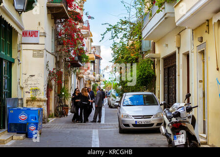 Rethymno, Grecia - 3 Maggio 2016: a piedi intorno alla vecchia cittadina Rethymno in Grecia. Architettura e attrazioni del Mediterraneo sulla isola di Creta. Restringere Foto Stock