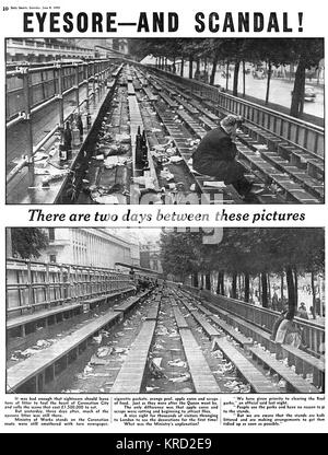 1953 incoronazione - spazzatura negli stand dopo che la folla aveva lebbroso Foto Stock