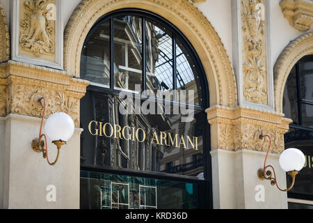 Milano - 24 Settembre 2017: Giorgio Armani store a Milano Foto Stock