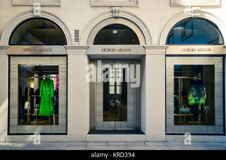 Milano - 24 Settembre 2017: Giorgio Armani store a Milano Foto Stock