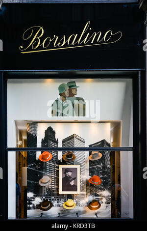 Milano, Italia - 24 Settembre 2017: Borsalino store a Milano Foto Stock