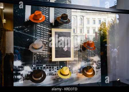 Milano, Italia - 24 Settembre 2017: Borsalino store a Milano Foto Stock