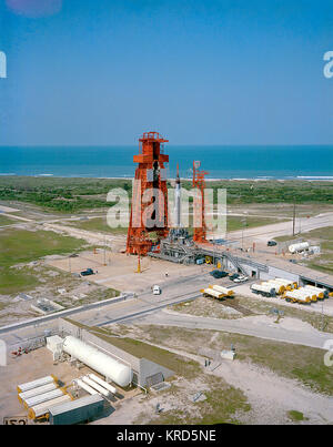 Vista aerea del complesso di lancio 14 - GPN-2000-000609 Foto Stock