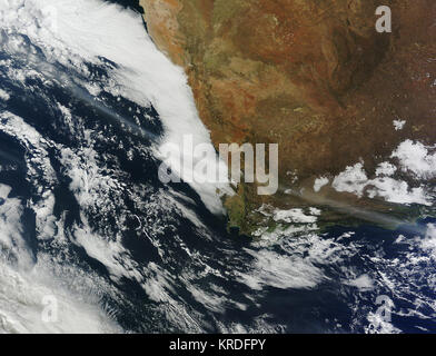Cenere oltre il Sud Africa da Puyehue-Cordón vulcano Caulle (Cile) 06-12-2011 Foto Stock