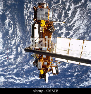 STS-48 A BORDO FOTO-UARS (atmosfera superiore la ricerca satellite) distribuito. MSFC9254338 UARS Deployment Foto Stock