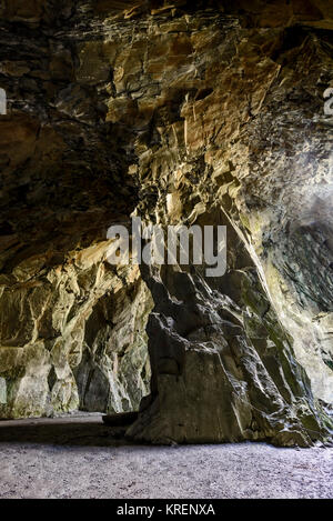 Cathedral cave in poco Langdale Foto Stock
