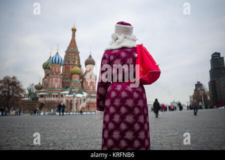 Mosca, Russia. Xx Dec, 2017. L'annuale festival di natale 'Viaggio nel Natale'' avrà luogo a pochi passi dalla Piazza Rossa con decine di bancarelle speciali e tende, parchi giochi e stadi. L'evento inizierà il 22 dicembre il credito: Velar concedere/ZUMA filo/Alamy Live News Foto Stock