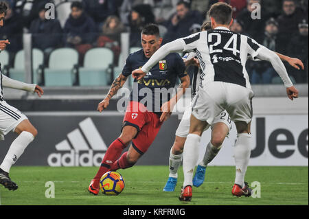 Torino, Italia. Xx Dec, 2017. Ricardo Centurion (Genova CFC) durante la TIM Cup partita di calcio tra Juventus e Genoa CFC a Allianz Stadium il 20 dicembre 2017 a Torino, Italia. Credito: FABIO PETROSINO/Alamy Live News Foto Stock