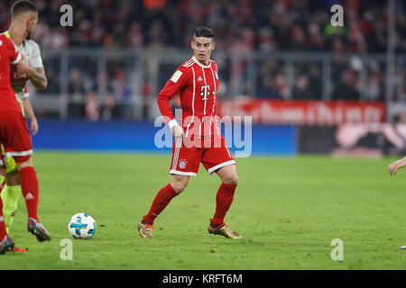 Monaco di Baviera, Germania. Xiii Dec, 2017. James Rodriguez (Bayern) Calcio/Calcetto : tedesco 'Bundesliga' tra Bayern Munchen 1-0 1FC Koln nello stadio Allianz Arena di Monaco di Baviera, Germania . Credito: Mutsu Kawamori/AFLO/Alamy Live News Foto Stock