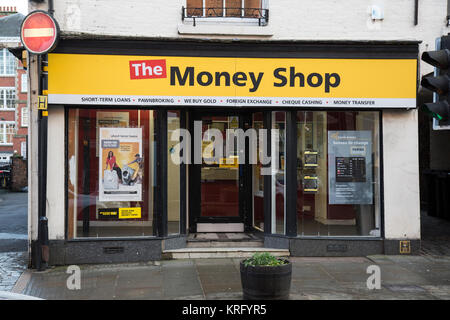 Il negozio di denaro a Shrewsbury, Inghilterra. Prestiti a breve termine, pawnbrokers, gli acquirenti in oro, valuta estera, verificare di incassare, i servizi di trasferimento di denaro. Foto Stock