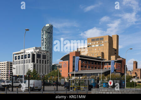 Il centro di Liverpool compresi West Tower, Crowne Plaza Hotel e sede della capitale, Merseyside, Regno Unito Foto Stock