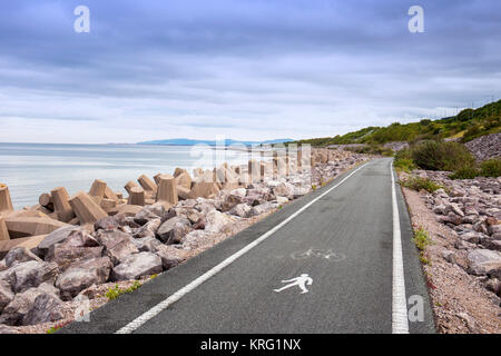 Wales coast path vicino a Llanddulas nel Galles del Nord Regno Unito Foto Stock