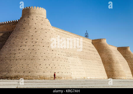 L'Arca fortezza di mura, Bukhara, Uzbekistan Foto Stock