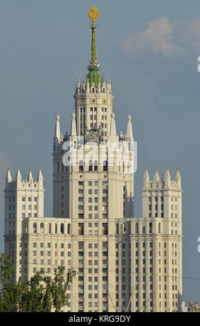 KOTELNICHESKAYA EMBANKMENT edificio, una delle "sette sorelle" Immobili a Mosca. Foto Stock