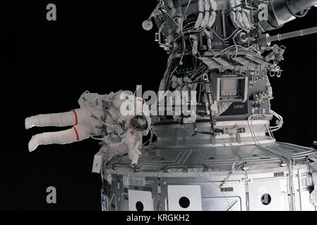 Astronauta Jeffrey Williams spacewalking (STS-101) Foto Stock