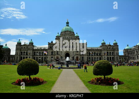 Gli edifici del Parlamento a Victoria BC,Canada.Un posto fantastico da visitare quando in Victoria, il suo diritto di fronte all'impressionante porto interno di Victoria. Foto Stock