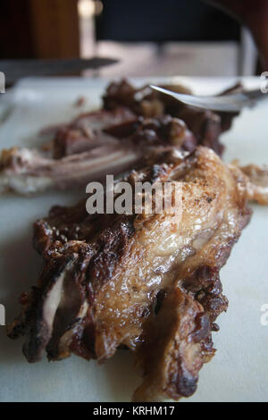 Nyama Choma, cibo tradizionale di strada o barbecue keniota, Nairobi, Kenya, Africa orientale Foto Stock