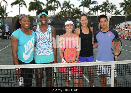 KEY BISCAYNE, FL - MARZO 24: Serena Williams, Venus Williams, Martina Hingis, Ana Ivanovic, Kei Nishikori assiste la All Star Tennis evento al Ritz Carlton on Marzo 24, 2015 in Key Biscayne, Florida Persone: Serena Williams, Venus Williams, Martina Hingis, Ana Ivanovic, Kei Nishikori Foto Stock