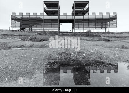 Castra Caecilia resti archeologici. Antico accampamento delle legioni romane, situato vicino a CACERES in Spagna. La struttura moderna, rappresenta il vecchio muro, Foto Stock