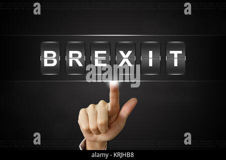 Mano di business facendo clic brexit o british uscire su Flipboard Foto Stock