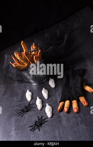 Halloween dito di biscotti e torte bara Foto Stock