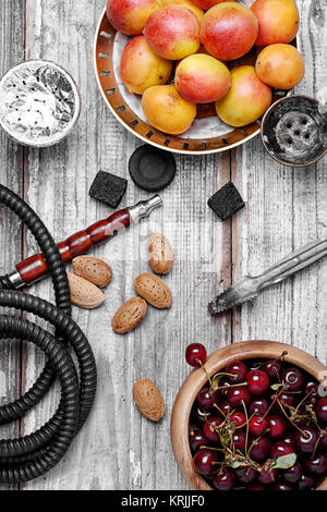 Hookah con il profumo di prugne Foto Stock