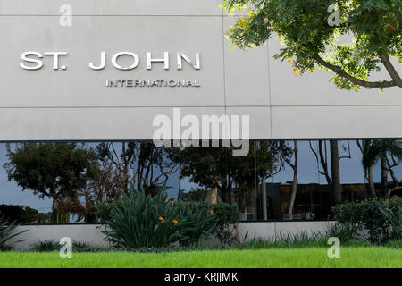 Un logo segno al di fuori della sede di San Giovanni a maglia International Inc., a Irvine, California, il 10 dicembre 2017. Foto Stock