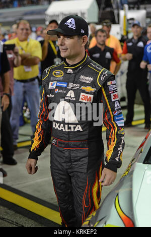 HOMESTEAD, FL - novembre 20: Jeff Gordon, driver della #24 AXALTA Chevrolet, sorge nella zona del garage durante la pratica per la NASCAR Sprint Cup Series Ford EcoBoost 400 a Homestead-Miami Speedway su Novembre 20, 2015 a Homestead, Florida. Persone: Jeff Gordon Foto Stock