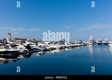 Sochi, Russia - 29 giugno 2016: Marine station - complesso di stazione Porto di Sochi. Krai Krasnodar, Russia. Foto Stock
