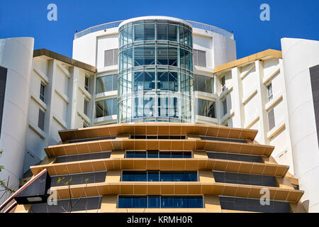 Architettura moderna. Alto edificio di appartamenti di lusso e condomini Pattaya Thailandia, Sud-est asiatico Foto Stock