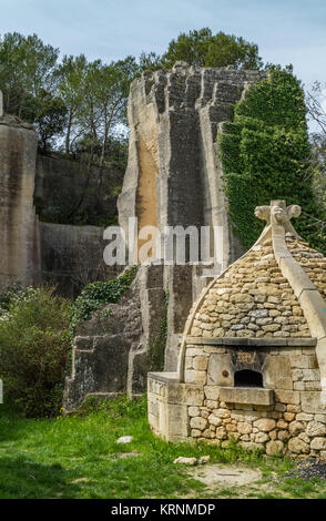 Les carrières du Bon Temps / Les carrières de Junas. Cava in disuso e adesso sito del festival e di attrazione turistica a Junas Gard, Francia Foto Stock