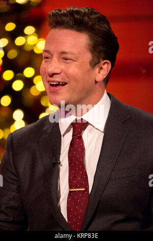 Jamie Oliver durante le riprese del Graham Norton Show at The London Studios, che sarà in onda su BBC One il venerdì sera. Foto Stock