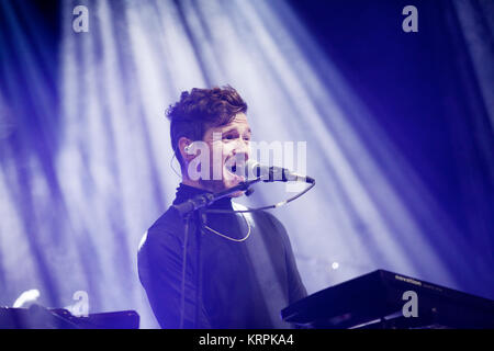 Il danese neo-anima Quadron duo esegue un concerto dal vivo al Roskilde Festival 2013. Qui il compositore e musicista Robin Annibale è raffigurato dal vivo sul palco. Danimarca 06/07 2013. Foto Stock