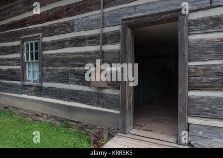 Vecchia casa in legno a Black Creek Pioneer Village un open-air Heritage Museum a Toronto Foto Stock