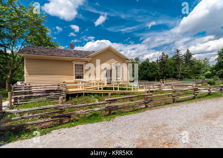 Vecchia casa in legno a Black Creek Pioneer Village un open-air Heritage Museum a Toronto Foto Stock