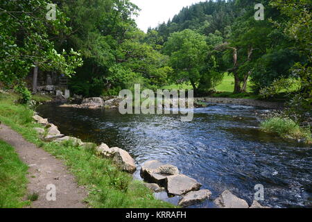 Vista del fiume Conwy a Betws-y-Coed, Conwy Valley, Snowdonia, Galles, Regno Unito Foto Stock