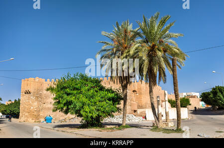 Edifici della città vecchia di Tozeur, Tunisia. Il Nord Africa Foto Stock