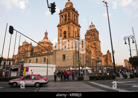 CITTÀ DEL MESSICO, Messico: Cattedrale Metrolitan all'estremità settentrionale dello Zocalo nel quartiere Centro Historico di città del Messico. Foto Stock