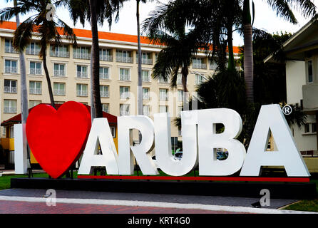 Io amo Aruba sign in Oranjestad sull'isola di Aruba. Foto Stock